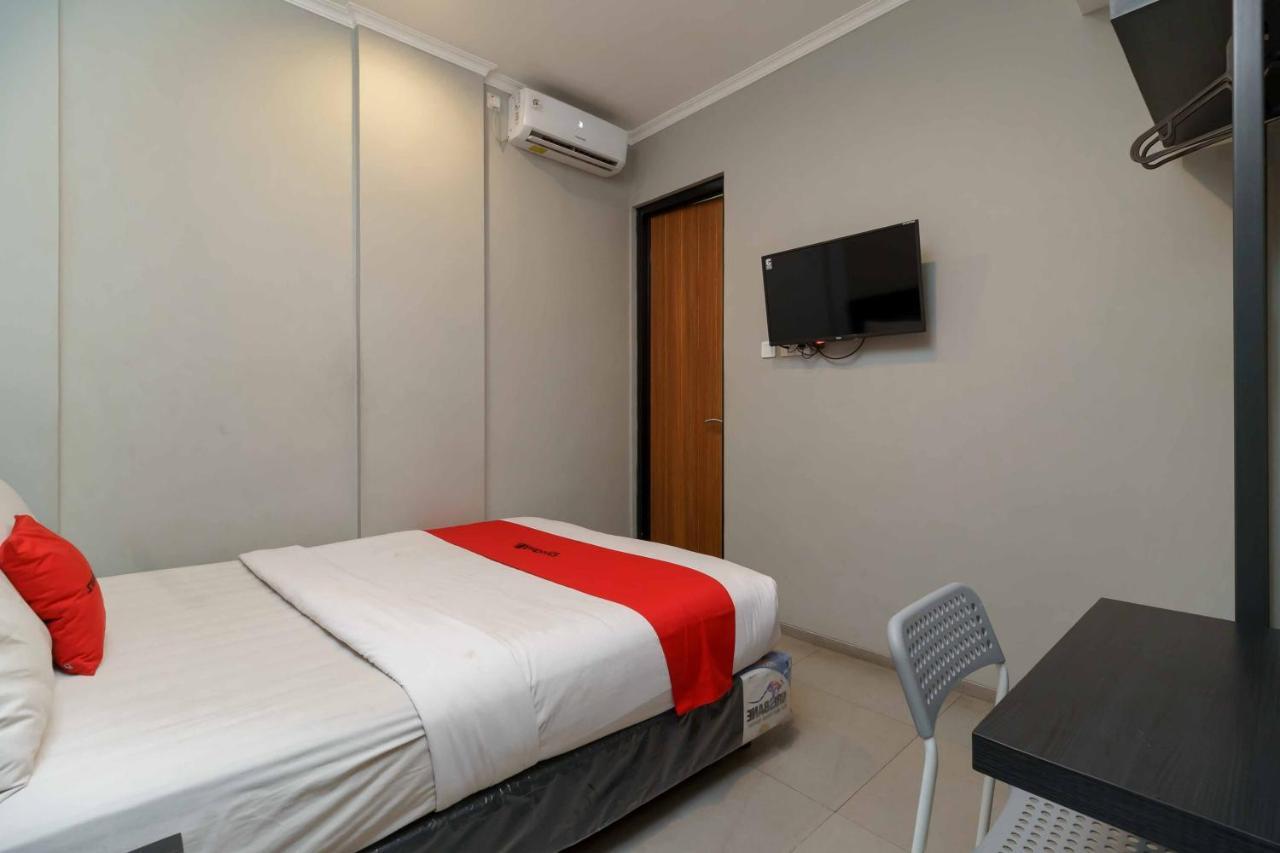 RedDoorz Plus near Radio Dalam 3 Dżakarta Zewnętrze zdjęcie
